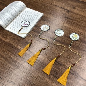 ファン-形のブックマーク